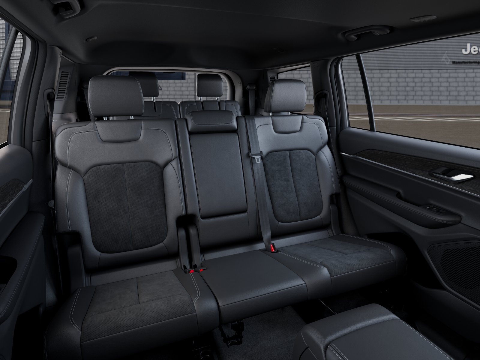 New 2026 Diamond Black Crystal Pearl-Coat Exterior Paint Jeep Laredo Altitude image 15
