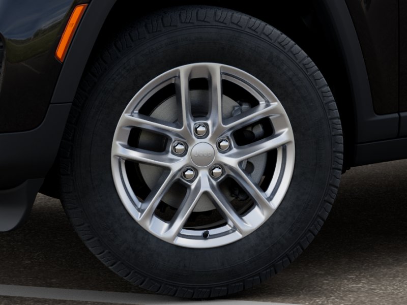 New 2026 Diamond Black Crystal Pearlcoa Jeep Laredo X image 8
