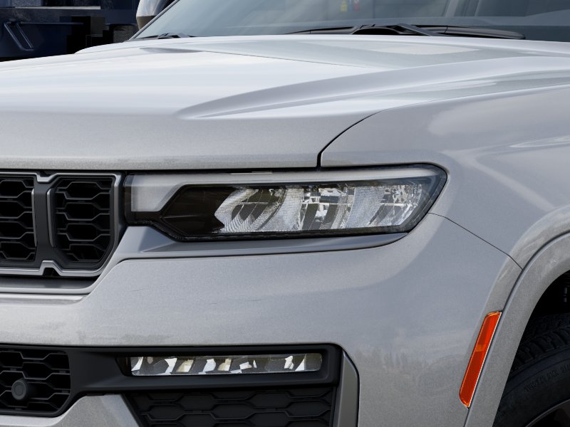 New 2026 Silver Zynith Exterior Paint Jeep Limited image 10
