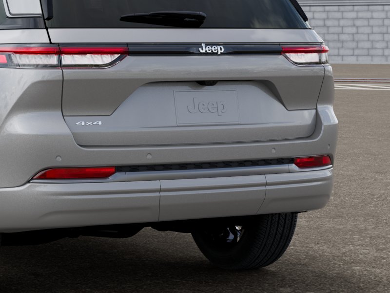 New 2026 Silver Zynith Exterior Paint Jeep Limited image 13