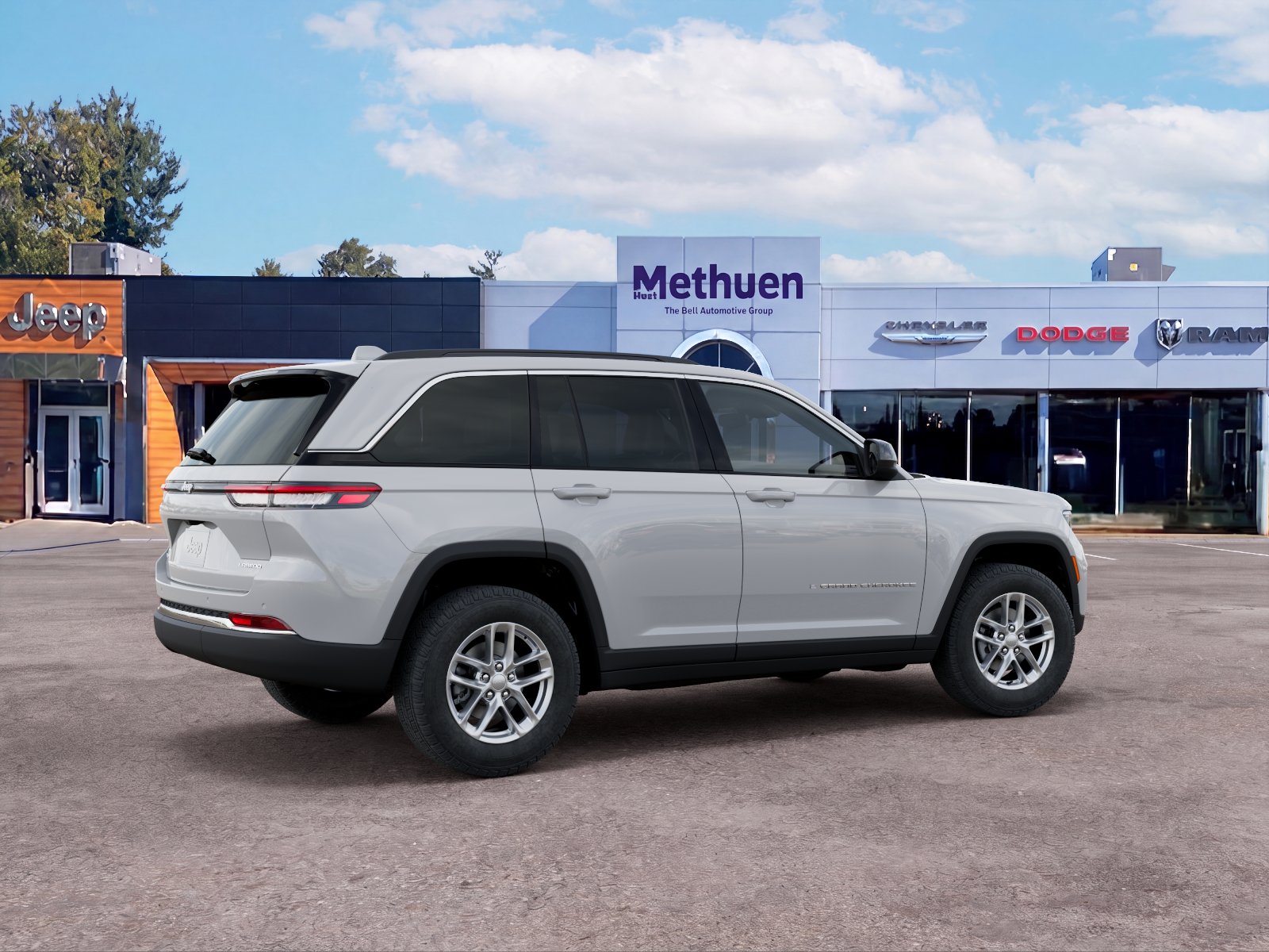 New 2026 Bright White Clear-Coat Exterior Paint Jeep Laredo X image 19