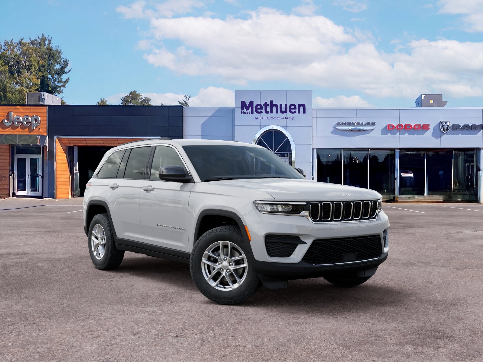 New 2026 Bright White Clear-Coat Exterior Paint Jeep Laredo X image 20