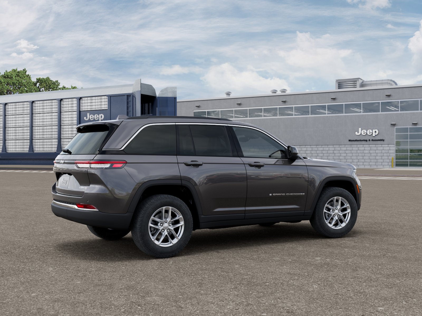 New 2026 Baltic Gray Metallic Clear-Coat Exterior Paint Jeep Laredo X image 5