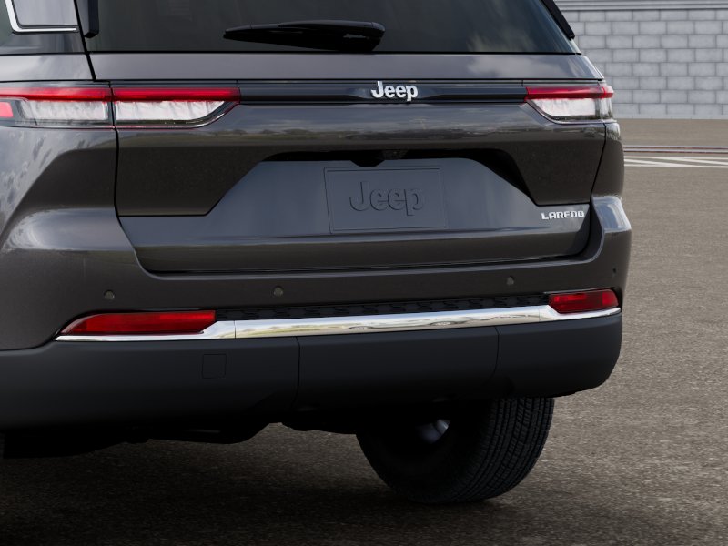 New 2026 Baltic Gray Metallic Clear-Coat Exterior Paint Jeep Laredo X image 13