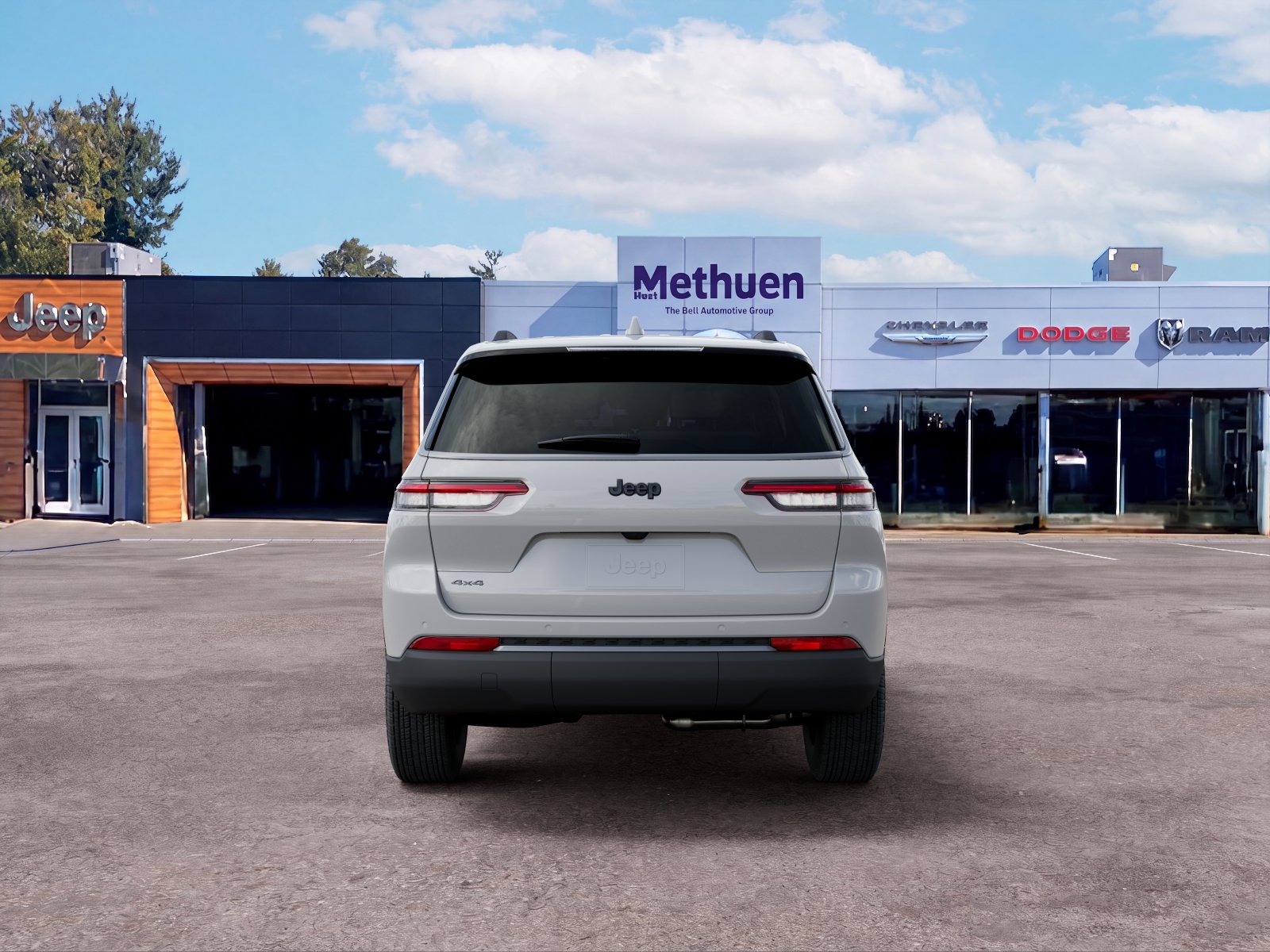 New 2026 Bright White Clear-Coat Exterior Paint Jeep Laredo Altitude image 33