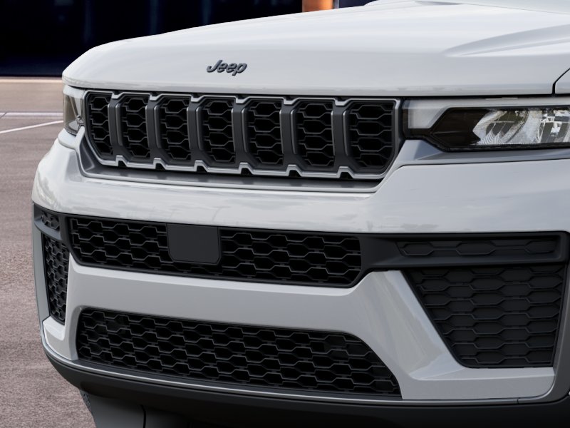 New 2026 Bright White Clear-Coat Exterior Paint Jeep Laredo Altitude image 37