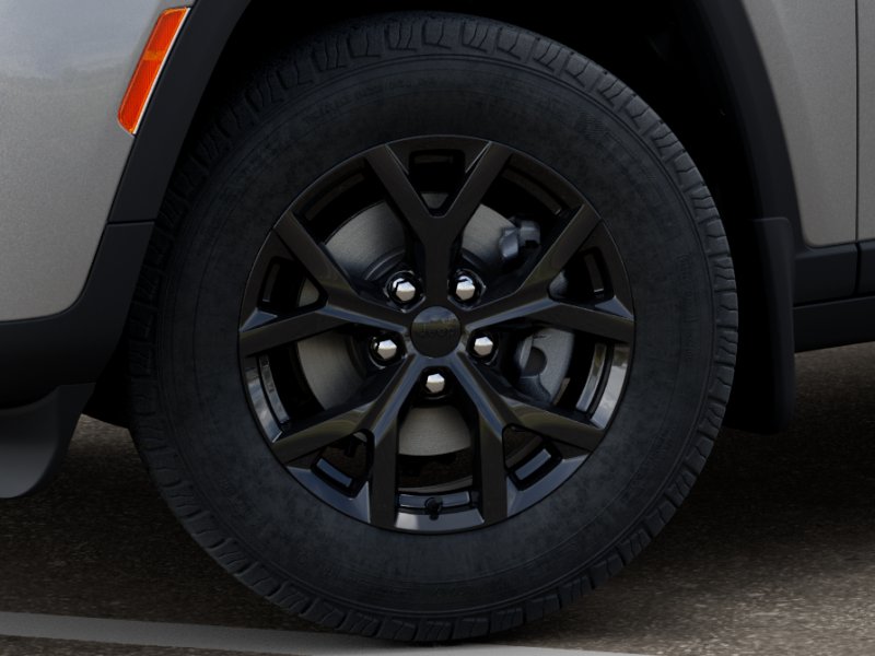 New 2026 Silver Zynith Exterior Paint Jeep Laredo Altitude image 58