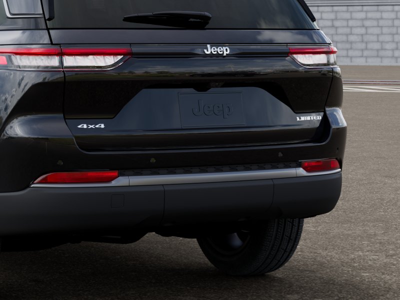 New 2026 Diamond Black Crystal Pearlcoat Jeep Limited image 13