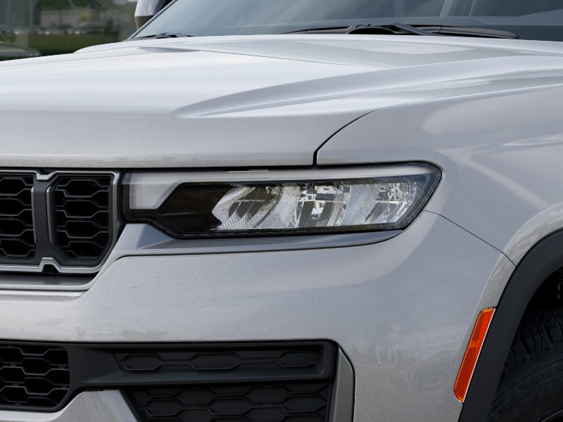 New 2026 Silver Zynith Exterior Paint Jeep Laredo Altitude image 46