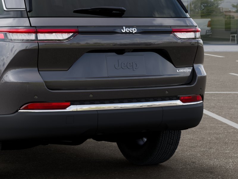 New 2026 Baltic Gray Metallic Clear-Coat Exterior Paint Jeep Laredo X image 40