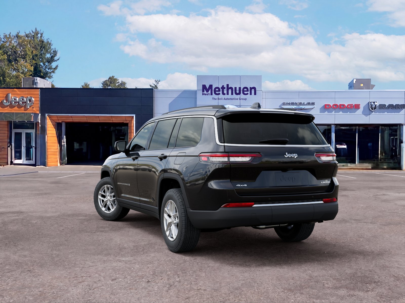New 2026 Diamond Black Crystal Pearlcoat Jeep Laredo X image 18