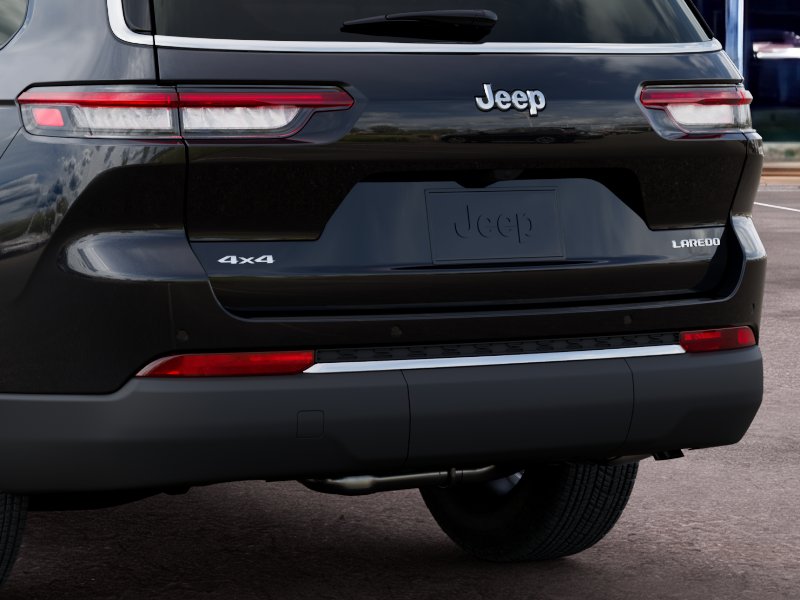 New 2026 Diamond Black Crystal Pearlcoat Jeep Laredo X image 28