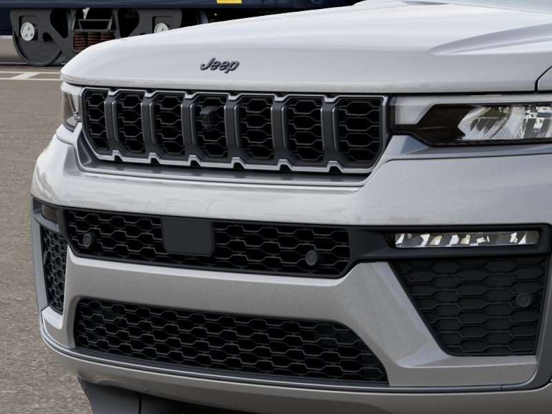 New 2026 Silver Zynith Exterior Paint Jeep Limited image 11
