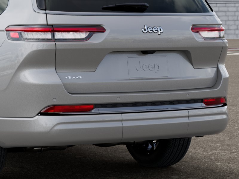 New 2026 Silver Zynith Exterior Paint Jeep Limited image 13