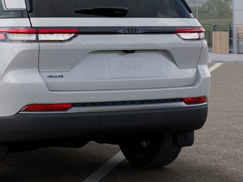 New 2026 Bright White Clear-Coat Exterior Paint Jeep Laredo image 39