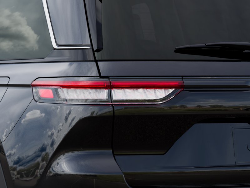 New 2026 Diamond Black Crystal Pearl-Coat Exterior Paint Jeep Laredo X image 44