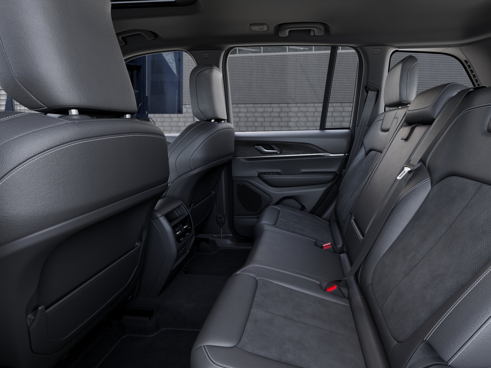 New 2026 Diamond Black Crystal Pearlcoat Jeep Laredo Altitude image 23