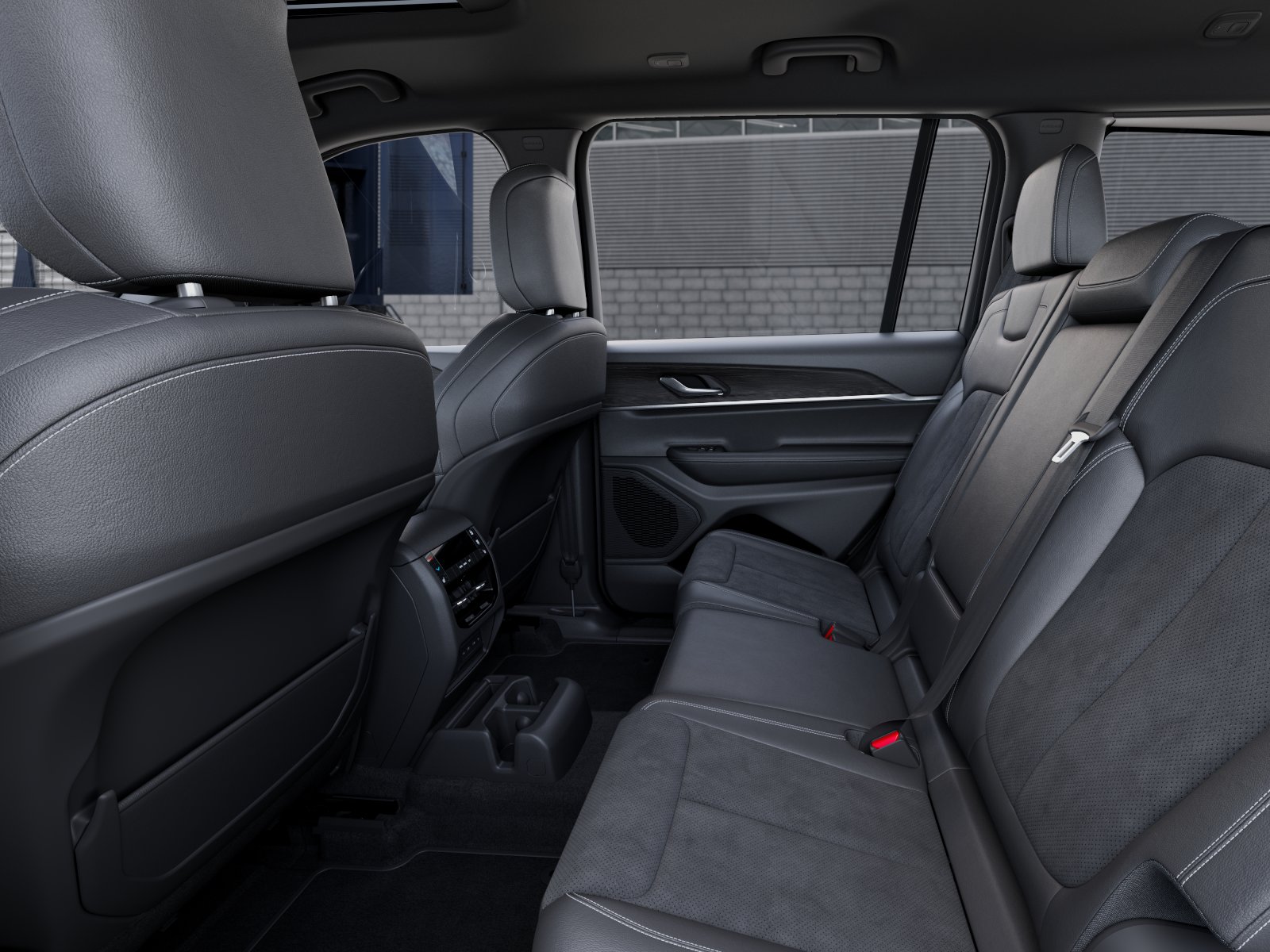 New 2026 Diamond Black Crystal Pearl-Coat Exterior Paint Jeep Laredo Altitude image 49