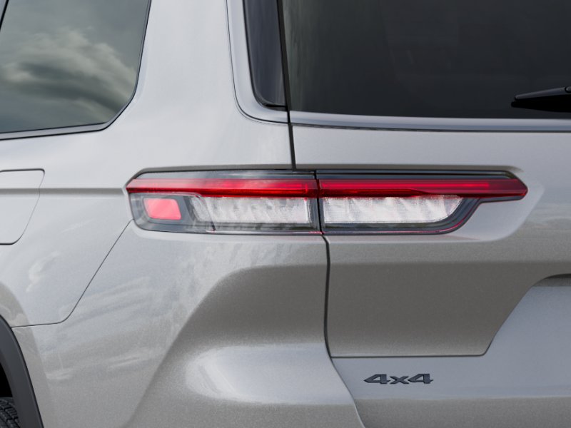 New 2026 Silver Zynith Jeep Laredo image 9