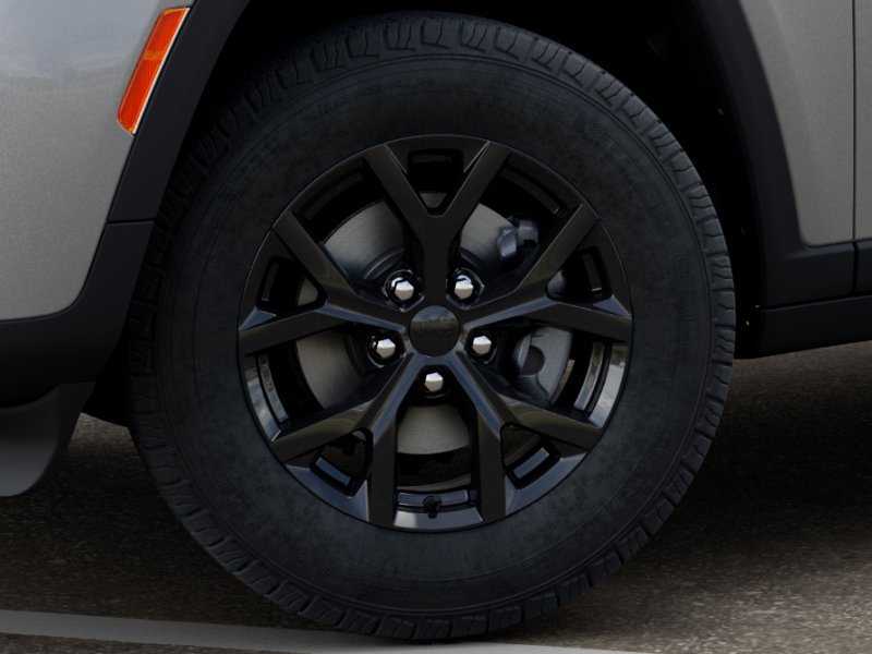 New 2026 Silver Zynith Jeep Laredo image 8