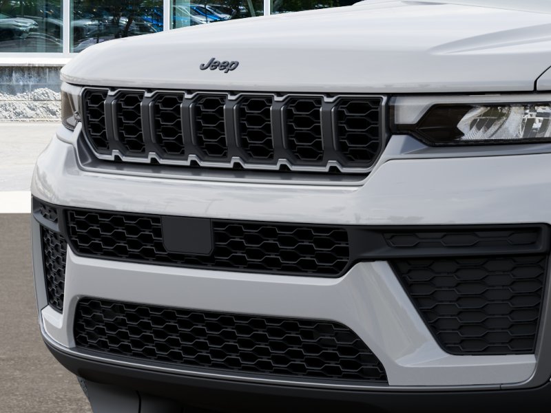New 2026 Bright White Clear-Coat Exterior Paint Jeep Laredo Altitude image 37