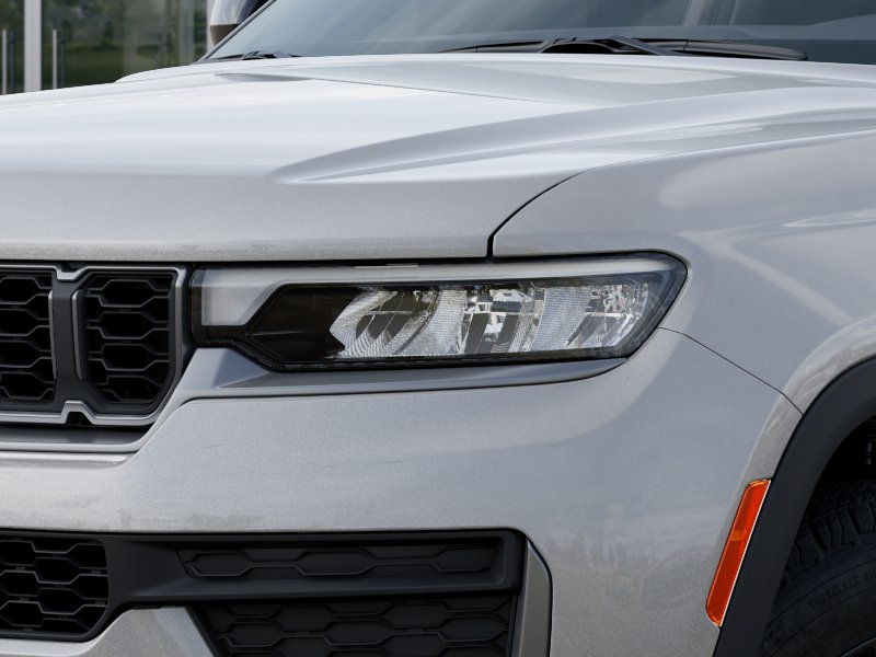 New 2026 Silver Zynith Exterior Paint Jeep GRAND CHEROKEE LAREDO ALTITUDE image 110