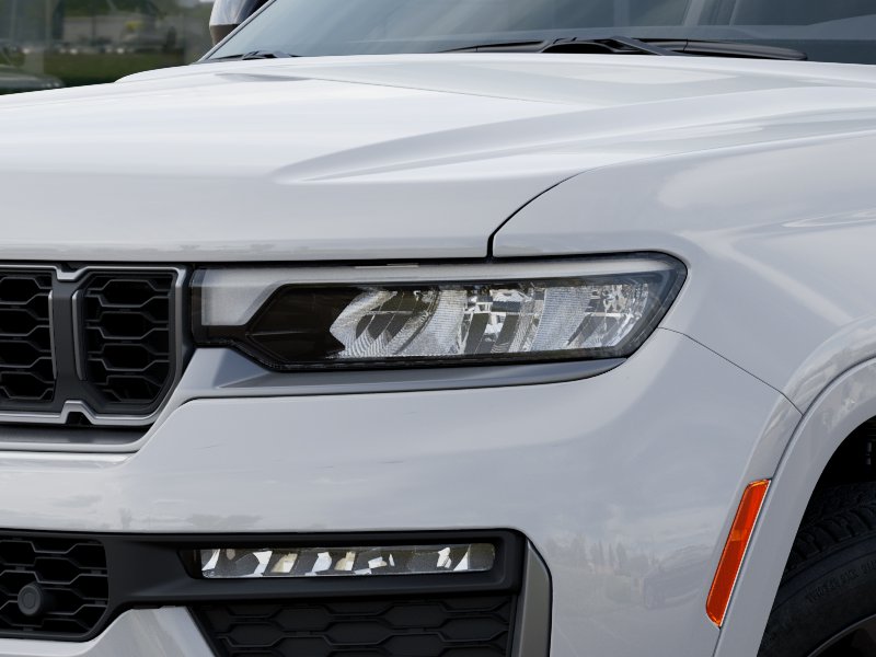 New 2026 Bright White Clear-Coat Exterior Paint Jeep Limited Reserve image 36