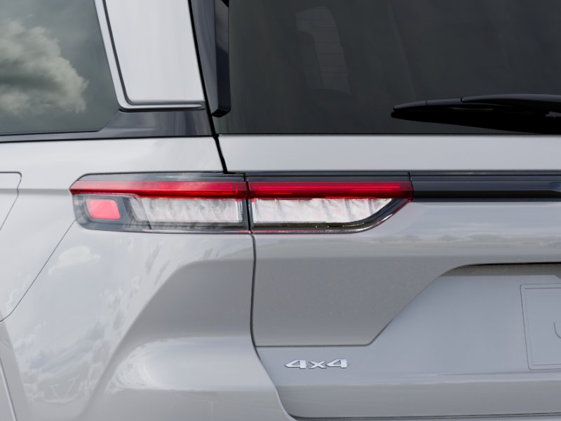 New 2026 Bright White Clear-Coat Exterior Paint Jeep Limited Reserve image 35