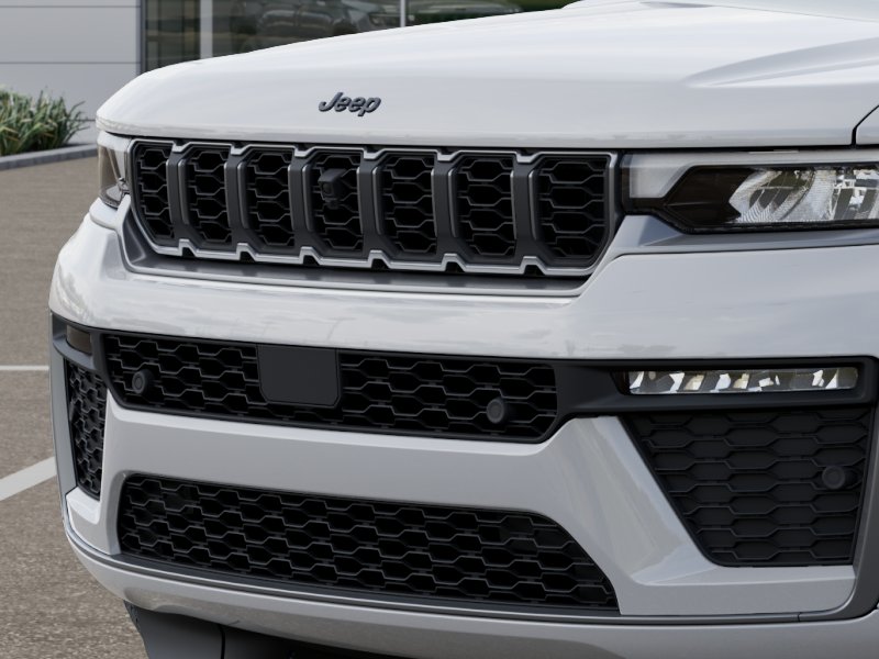 New 2026 Bright White Clear-Coat Exterior Paint Jeep Limited Reserve image 37