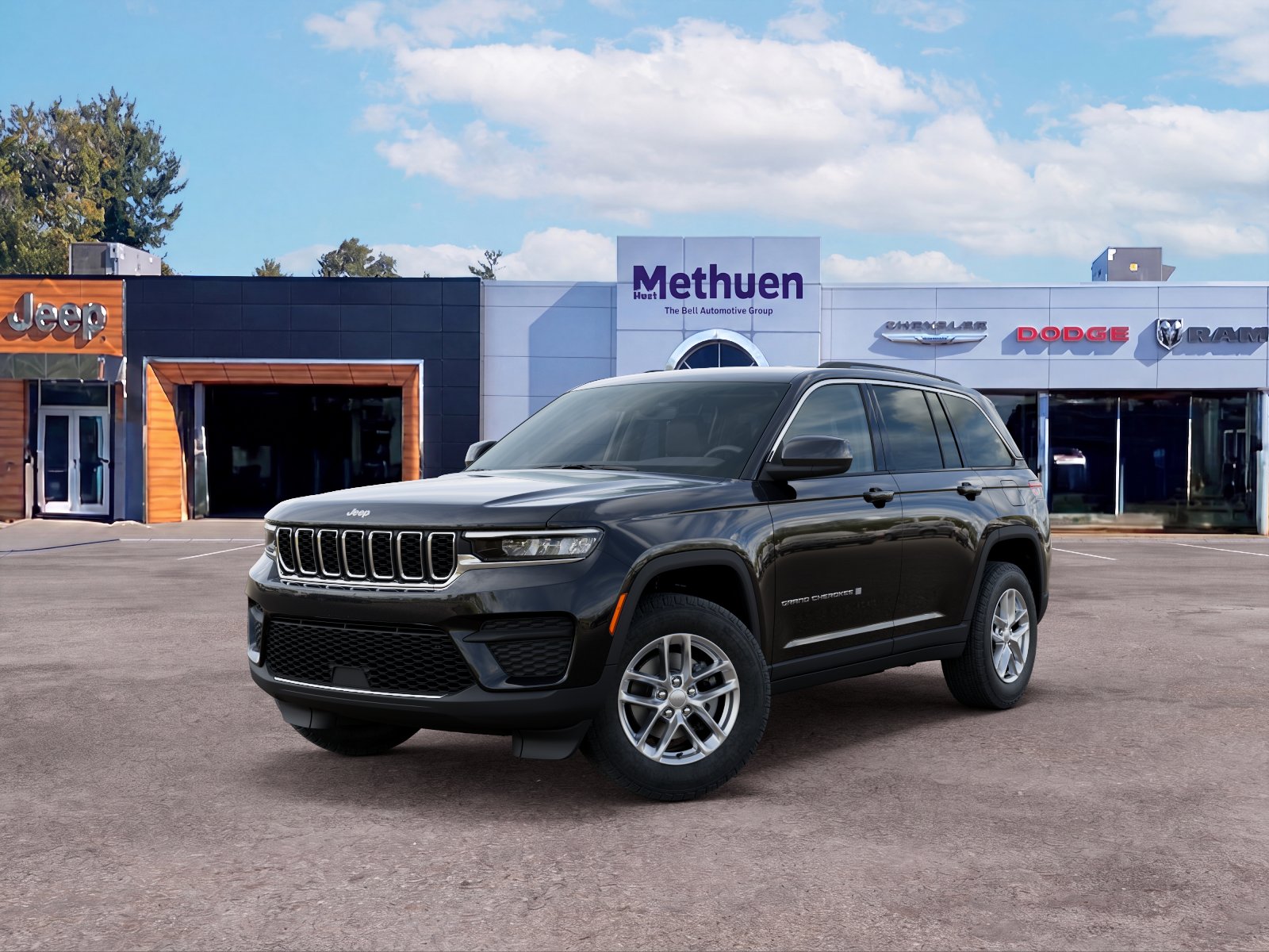 New 2026 Diamond Black Crystal Pearl-Coat Exterior Paint Jeep Laredo X image 16