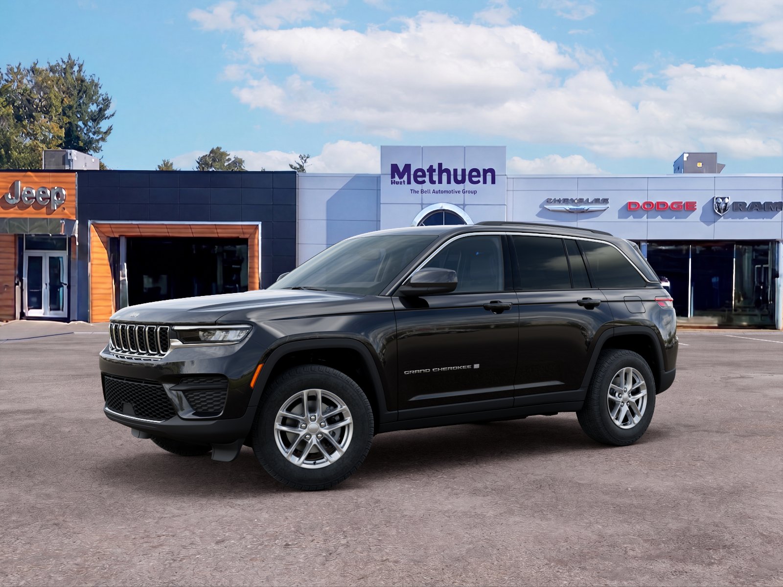 New 2026 Diamond Black Crystal Pearl-Coat Exterior Paint Jeep Laredo X image 17