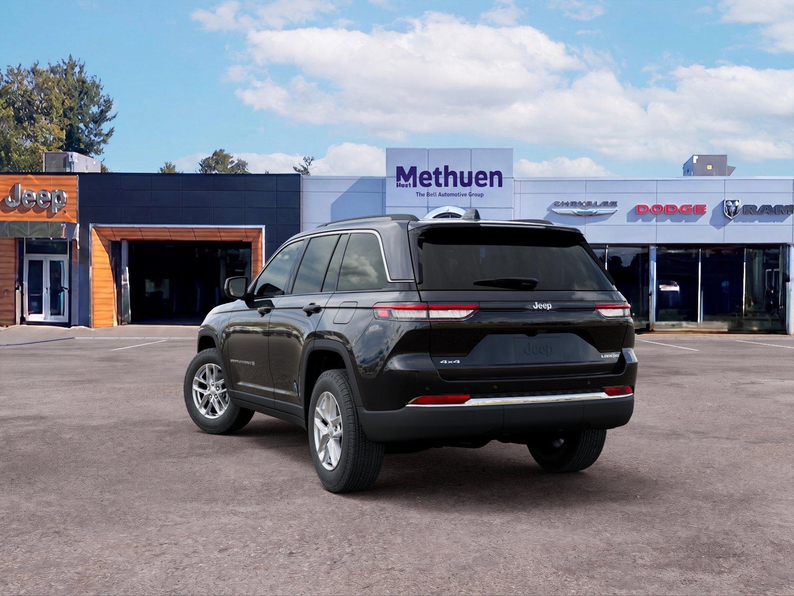 New 2026 Diamond Black Crystal Pearl-Coat Exterior Paint Jeep Laredo X image 18