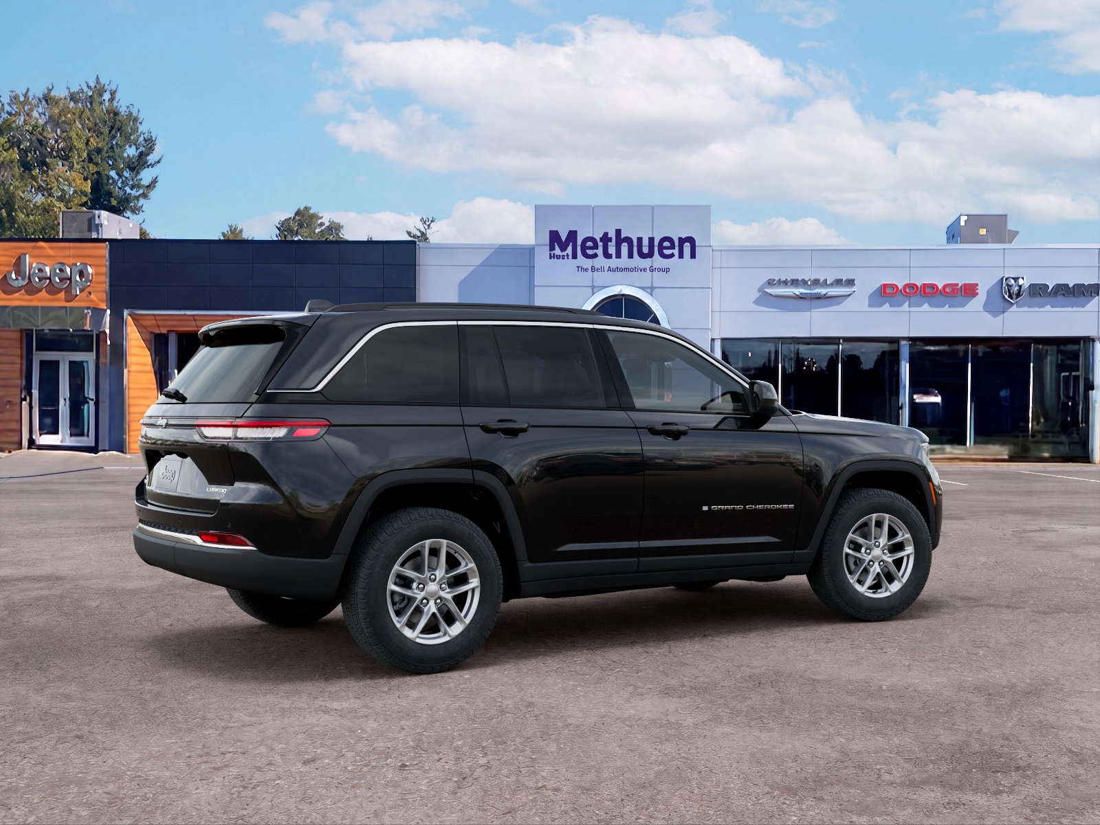 New 2026 Diamond Black Crystal Pearl-Coat Exterior Paint Jeep Laredo X image 19