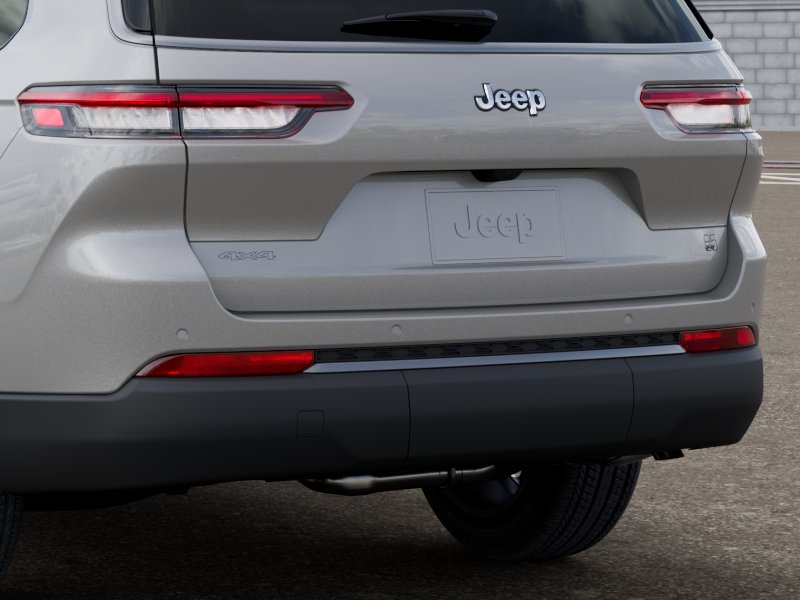 New 2026 Silver Zynith Exterior Paint Jeep 85th Anniversary Edition image 13