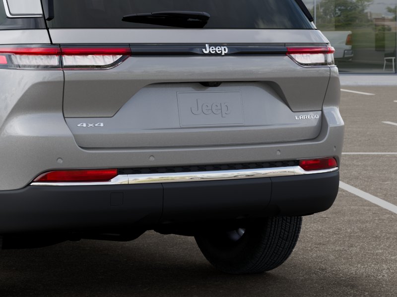 New 2026 Silver Zynith Exterior Paint Jeep Laredo image 28