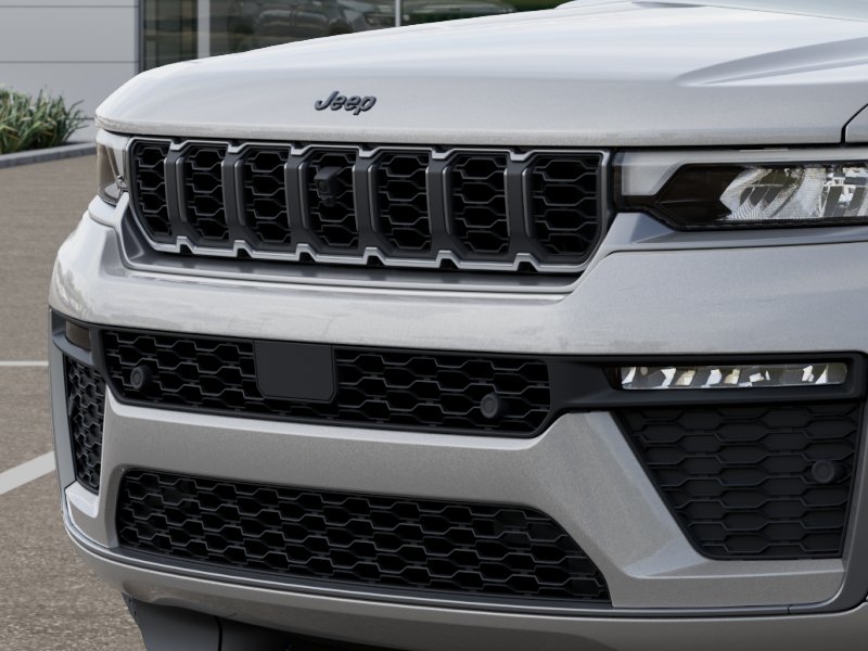 New 2026 Silver Zynith Exterior Paint Jeep Limited Reserve image 38