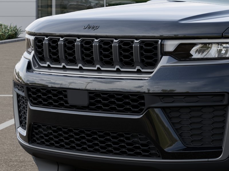New 2026 Diamond Black Crystal Pearl-Coat Exterior Paint Jeep Laredo Altitude image 46