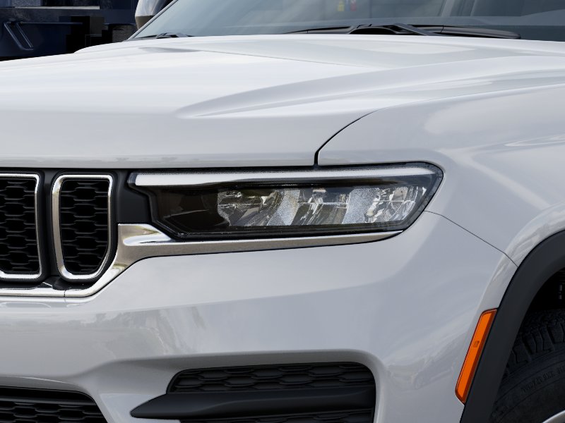 New 2026 Bright White Clear-Coat Exterior Paint Jeep Laredo X image 10
