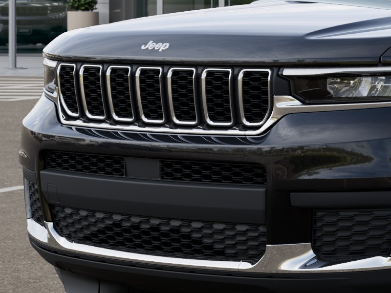 New 2026 Diamond Black Crystal Pearlcoa Jeep Laredo image 11