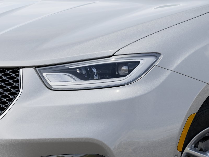 New 2026 Silver Mist Clearcoat Chrysler Select image 10