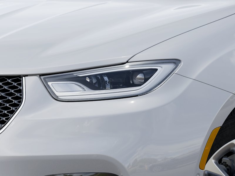 New 2026 Bright White Clearcoat Chrysler Select image 10
