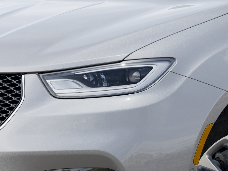 New 2026 Silver Mist Clearcoat Chrysler Select image 10
