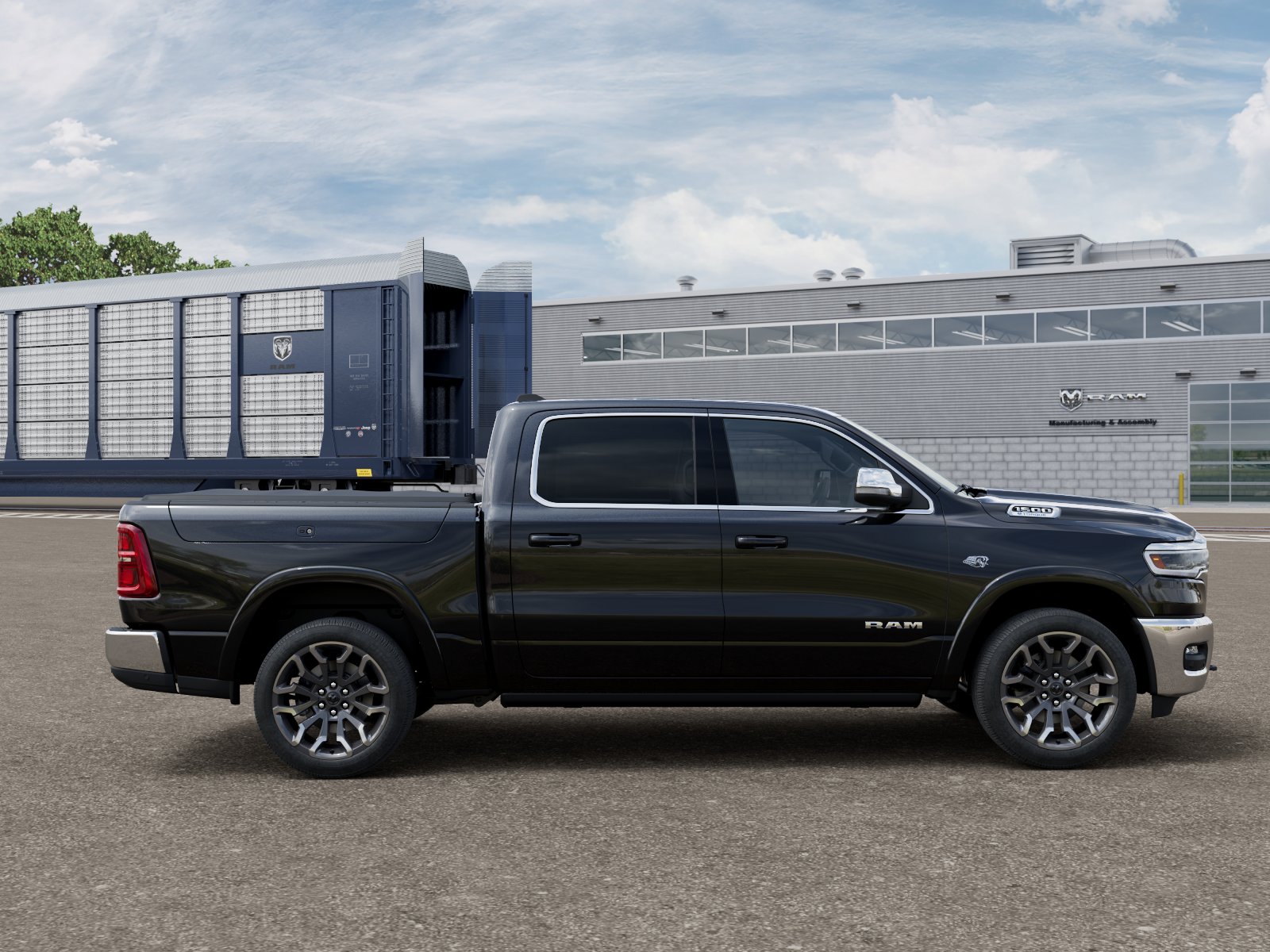 New 2026 Diamond Black Crystal Pearl-Coat Exterior Paint RAM Limited image 12
