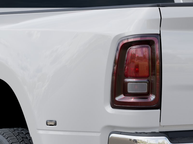 New 2026 Bright White Clear-Coat Exterior Paint RAM TRADESMAN image 9