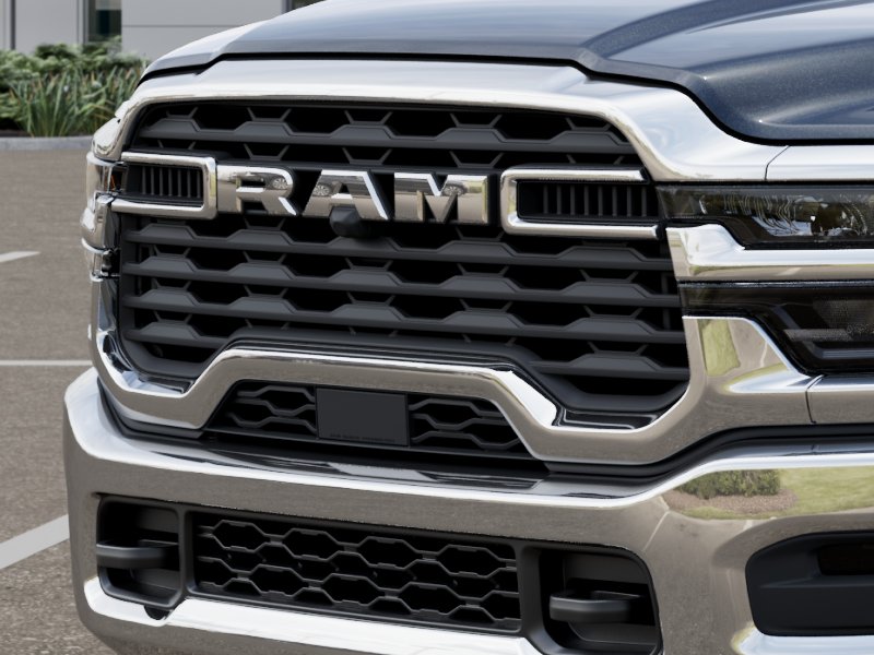 New 2026 Diamond Black Crystal Pearl-Coat Exterior Paint RAM Tradesman image 38