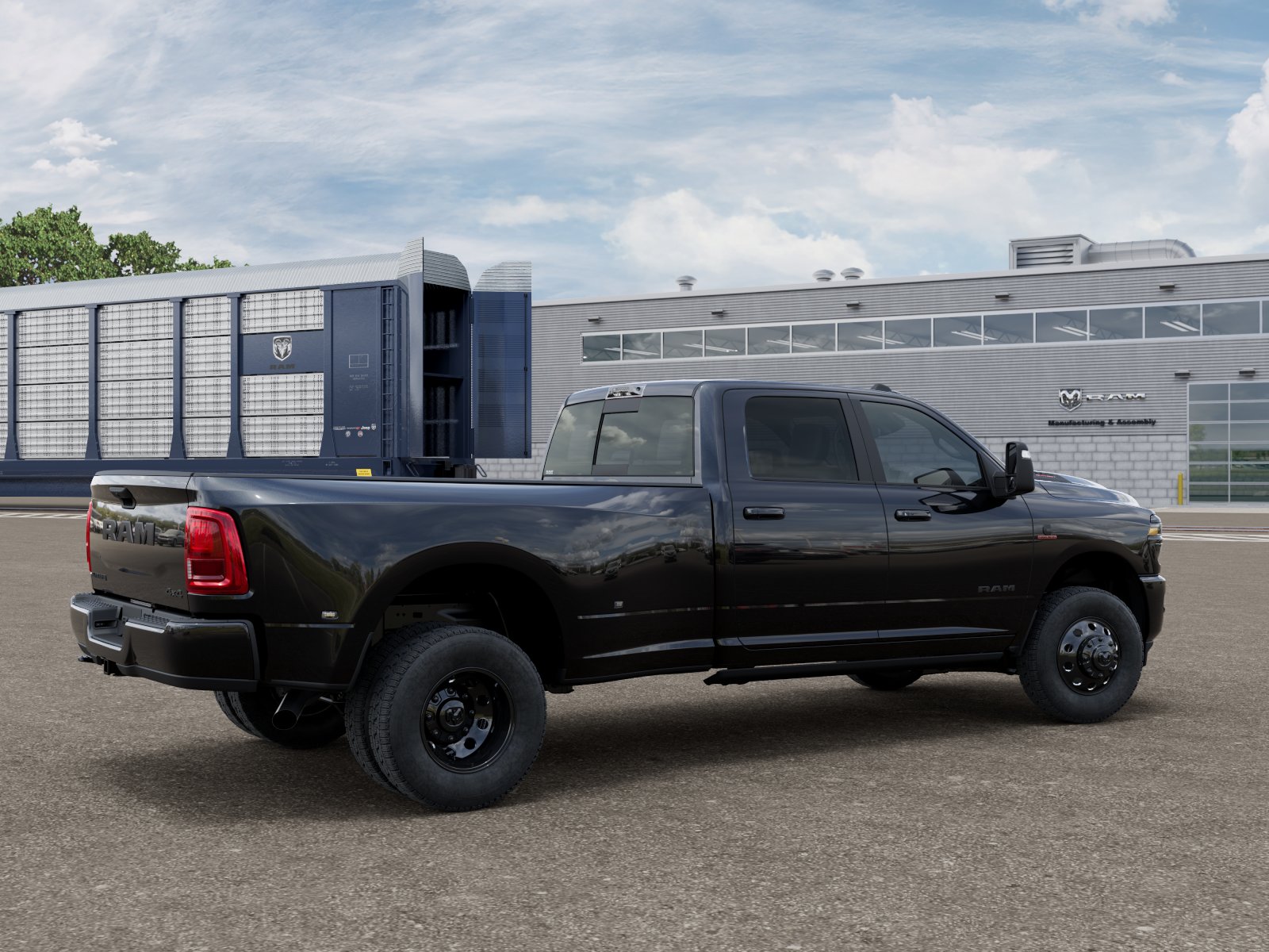 New 2026 Diamond Black Crystal Pearl-Coat Exterior Paint RAM LARAMIE image 5
