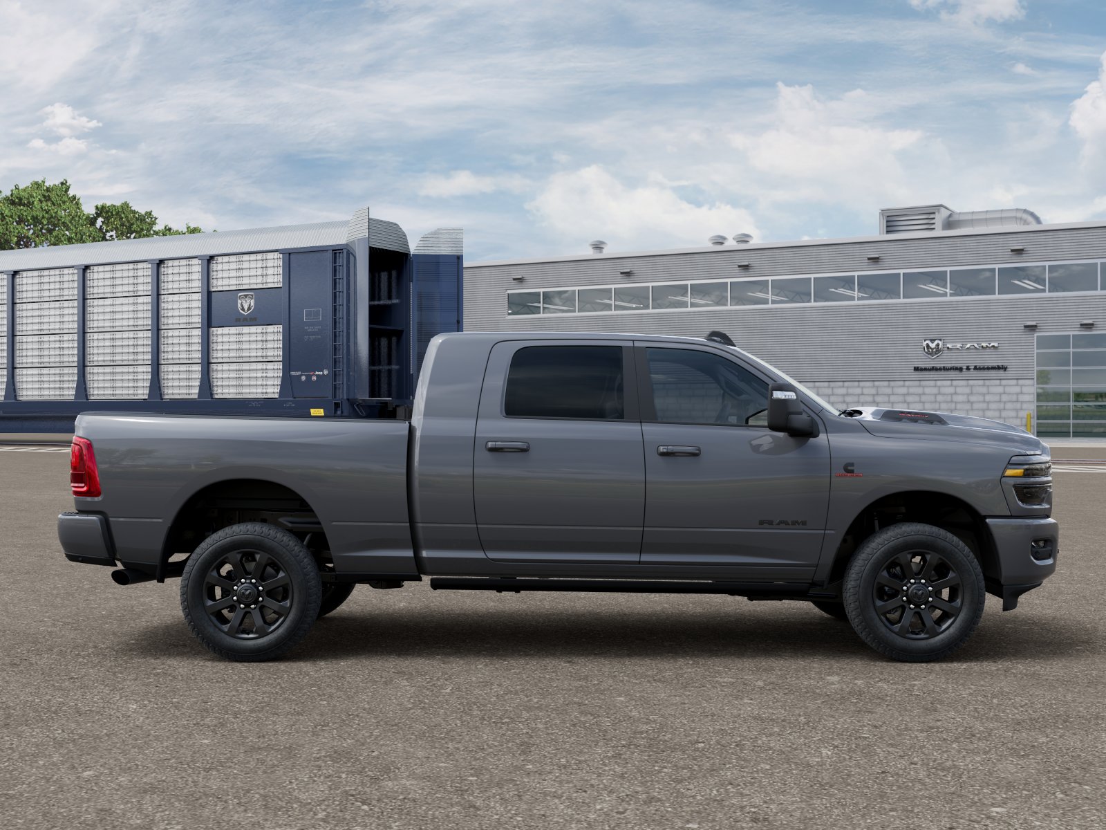 New 2026 Ceramic Gray Clear-Coat Exterior Paint RAM LARAMIE image 21
