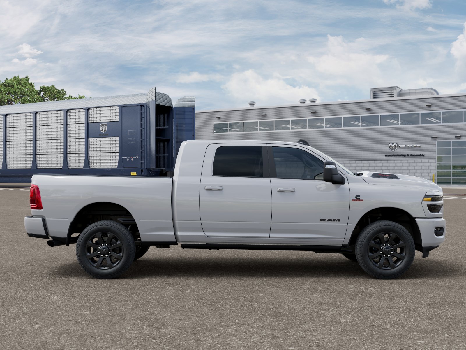 New 2026 Bright White Clear-Coat Exterior Paint RAM Laramie image 30