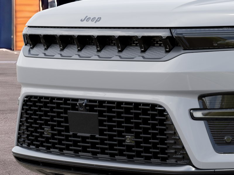 New 2026 Bright White Clear-Coat Exterior Paint Jeep Limited Reserve image 37