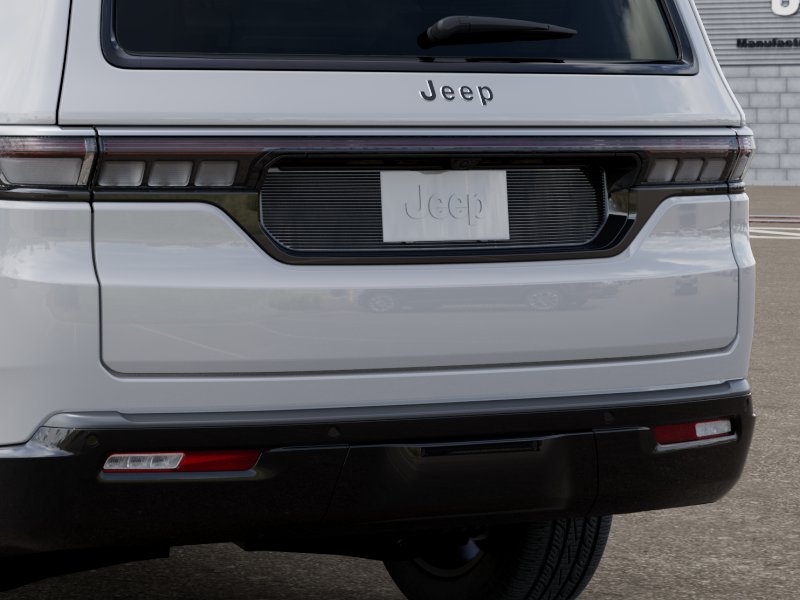 New 2026 Bright White Clear-Coat Exterior Paint Jeep Grand Wagoneer image 13